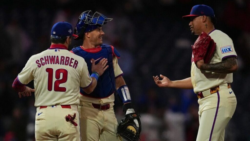 MLB - Unstoppable against the Padres: Schwarber smashes his 21st homer and moves even deeper into the record books.